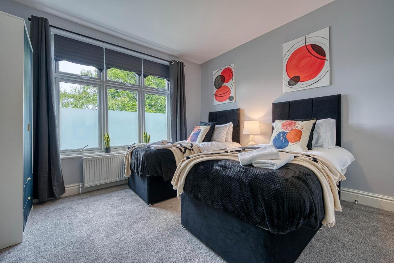Spacious Nottingham Abode - Sleeps 16 Eksteriør billede