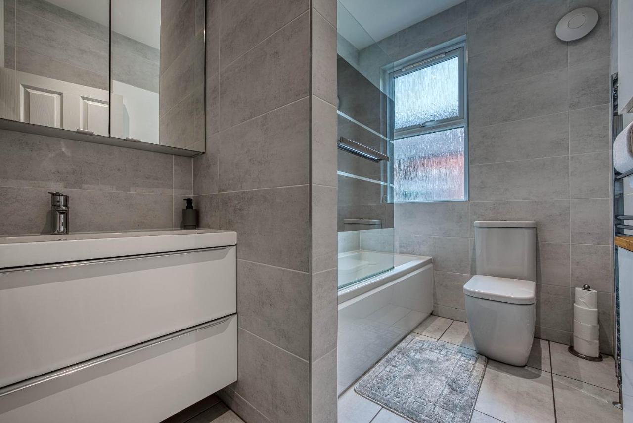 Spacious Nottingham Abode - Sleeps 16 Eksteriør billede