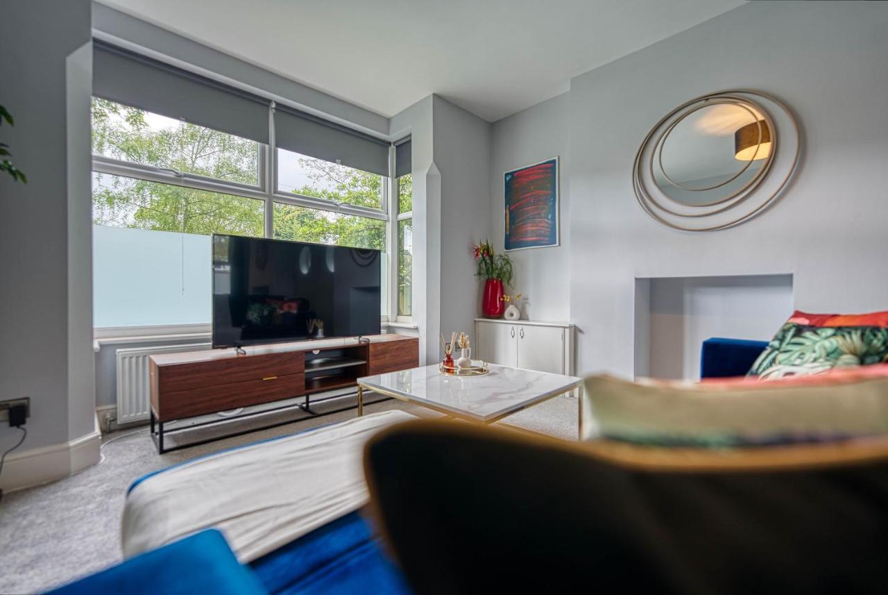 Spacious Nottingham Abode - Sleeps 16 Eksteriør billede