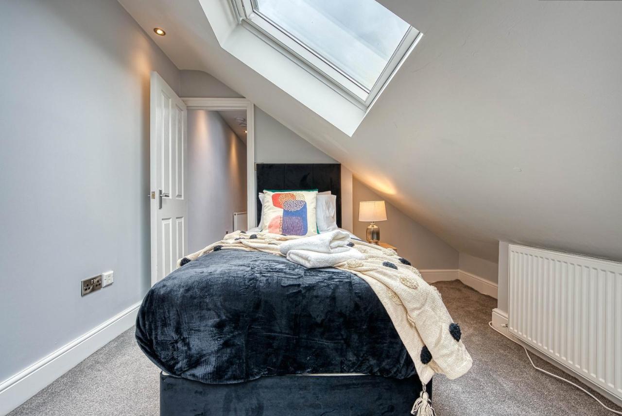 Spacious Nottingham Abode - Sleeps 16 Eksteriør billede