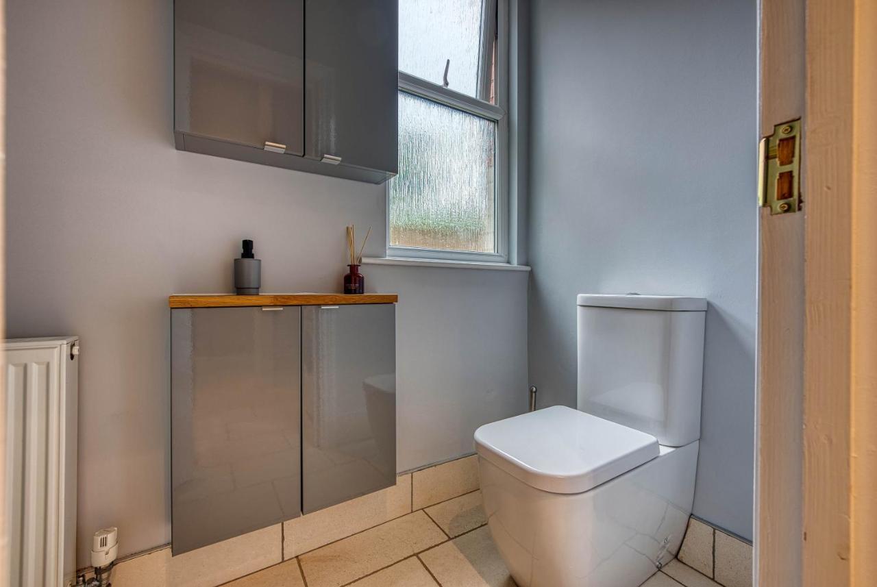 Spacious Nottingham Abode - Sleeps 16 Eksteriør billede
