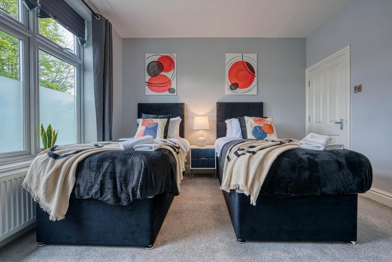 Spacious Nottingham Abode - Sleeps 16 Eksteriør billede