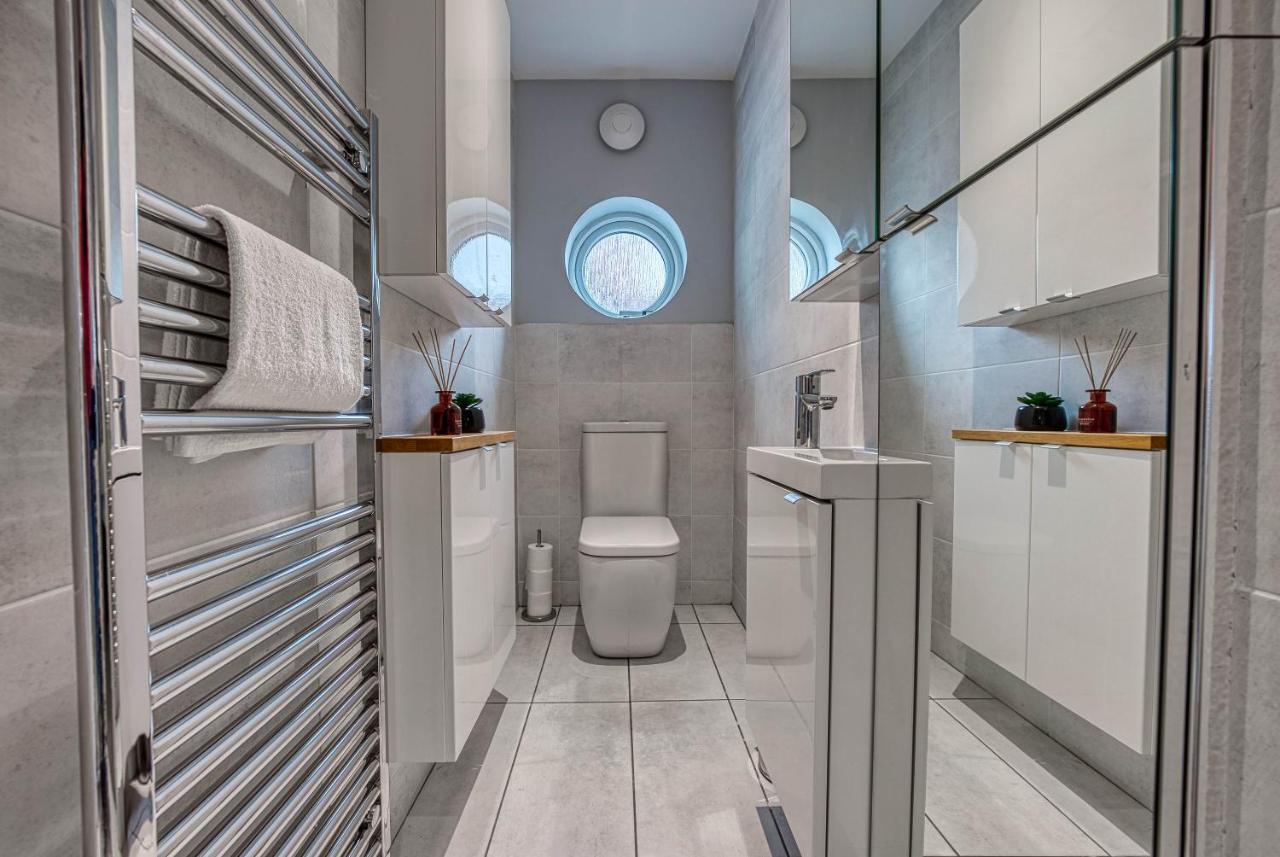 Spacious Nottingham Abode - Sleeps 16 Eksteriør billede